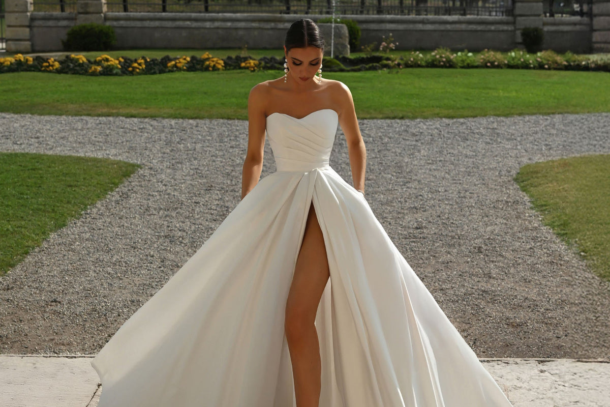 ALYCE Paris 7088 Bridal Sweetheart Neckline Train A Line Dress