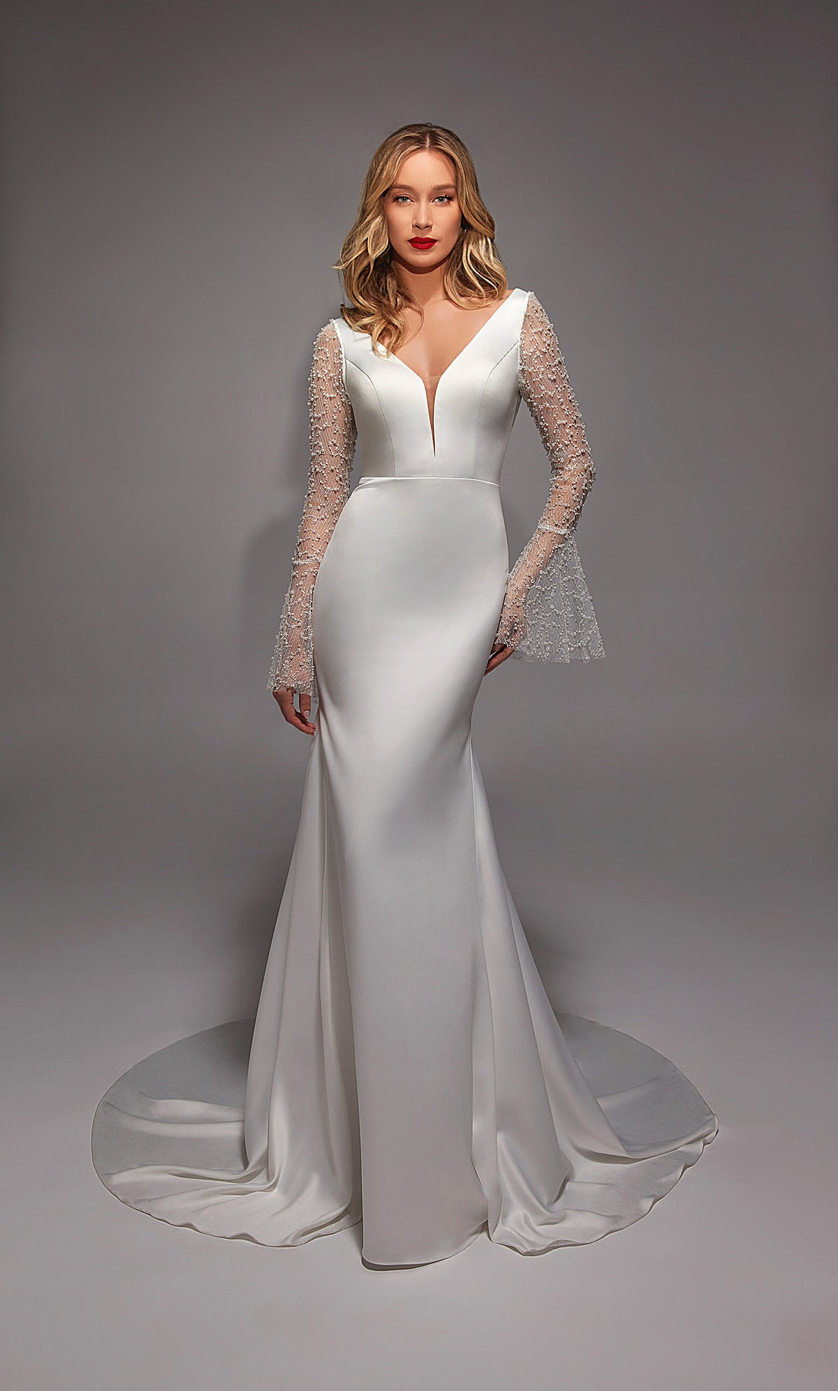 ALYCE Paris 7137 Bridal Plunging Neckline Embellished Mermaid Dress