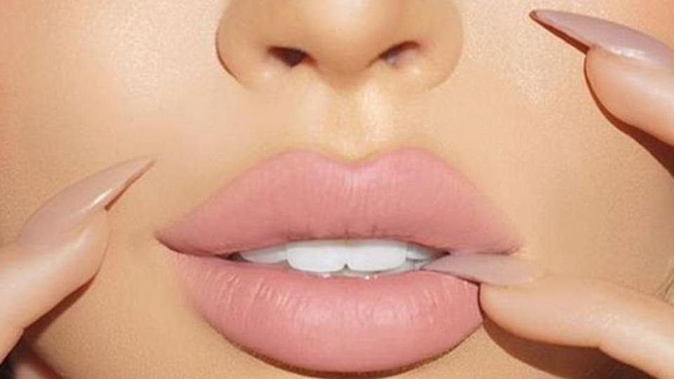 Ultimate How To | Wear Nude Lipstick - Alyce Paris
