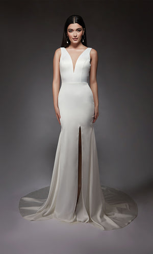 Formal Dress: 7091. Long, Plunging Neckline, Straight