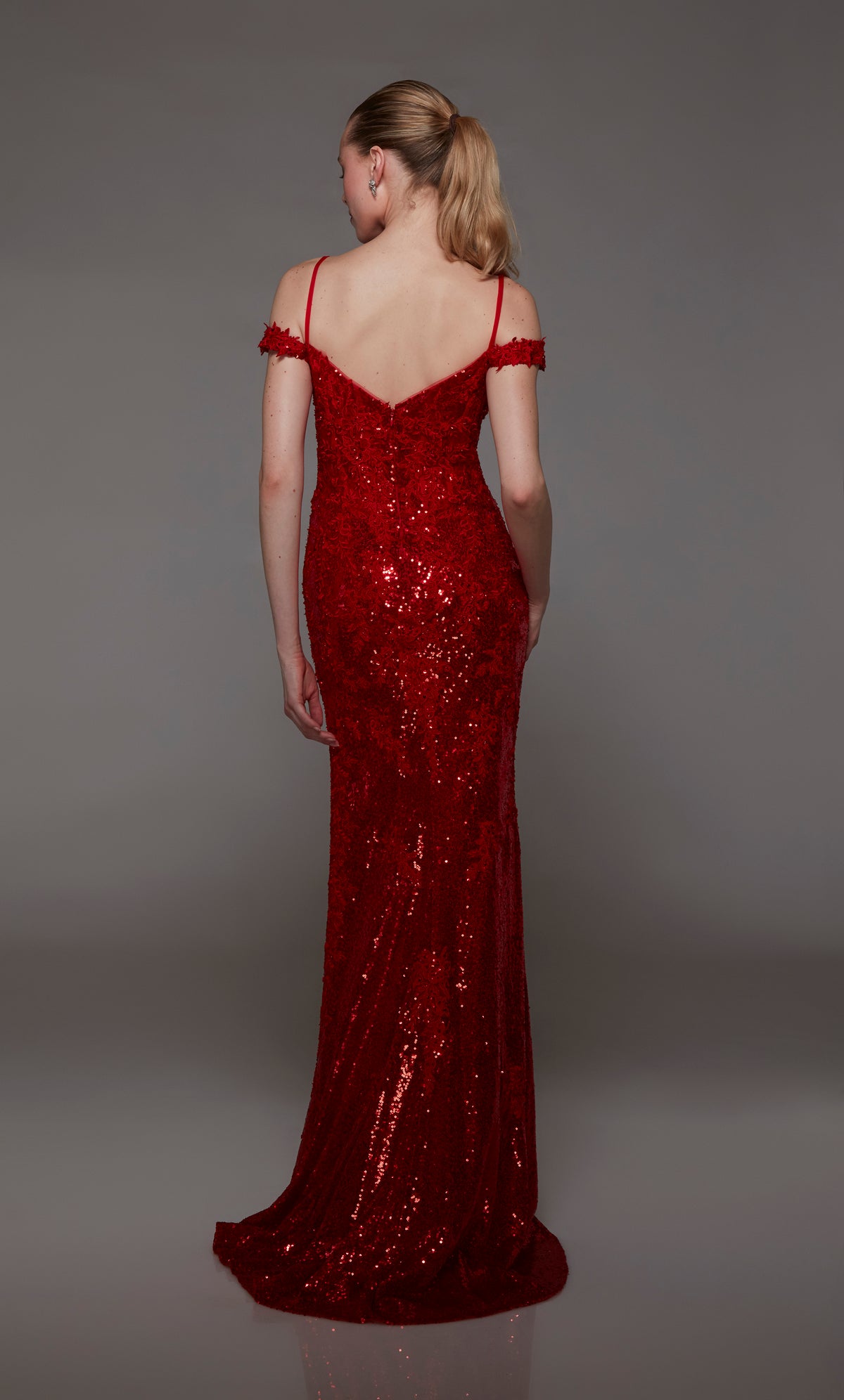 Fiery red prom dress: fitted, sparkly, daring slit, off-shoulder neckline, zip back, slight train. Perfect for an glamorous night out!