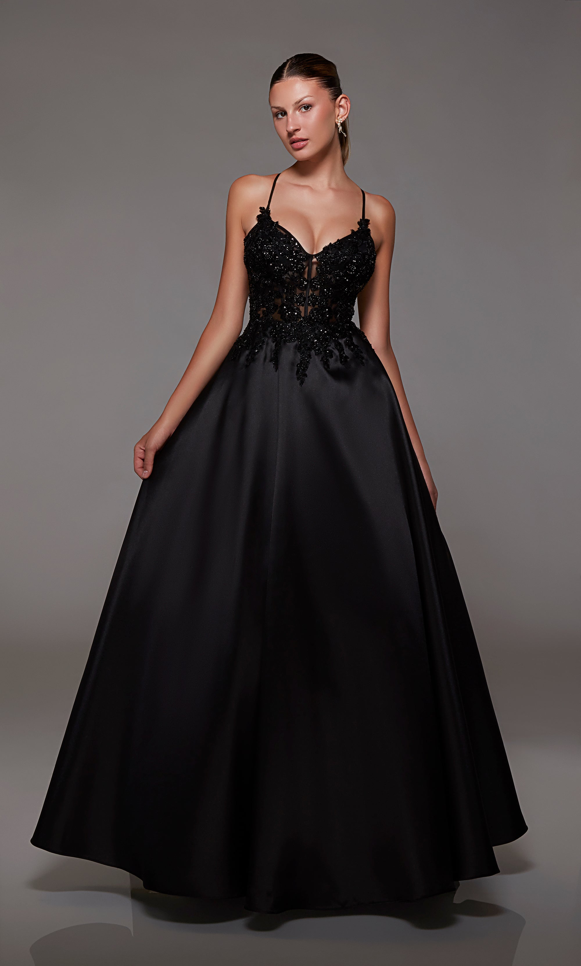 2023 Black Ball Gown Quinceanera Dark Blue Dresses With Spaghetti Straps,  Appliques, Satin Fabric, And Backless Design Perfect For Prom, Sweet 16, Or  Saudi Arabic Fashion From Verycute, $61.47 | DHgate.Com