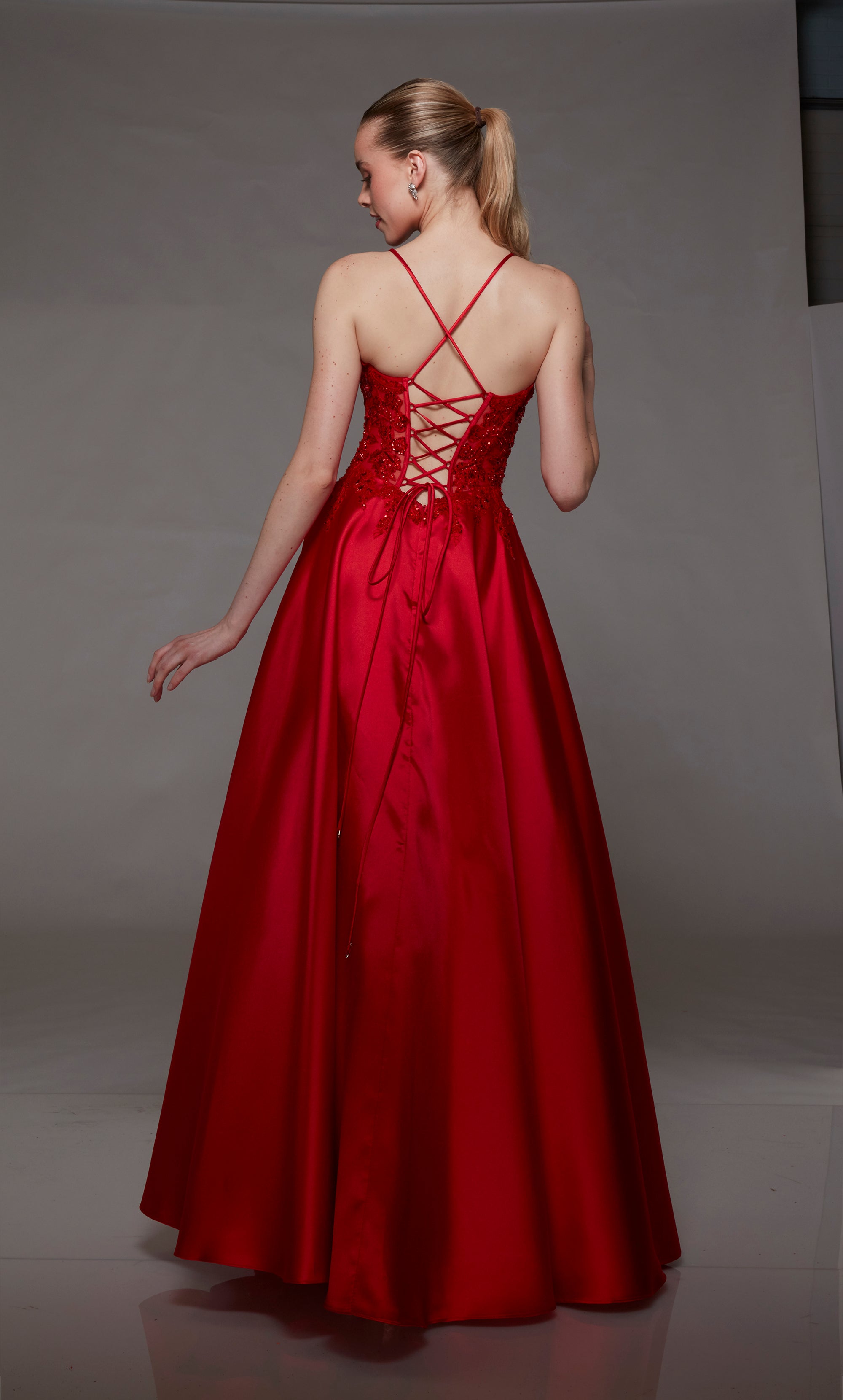 Long red evening dress with adjustable corset – BELLADRESS