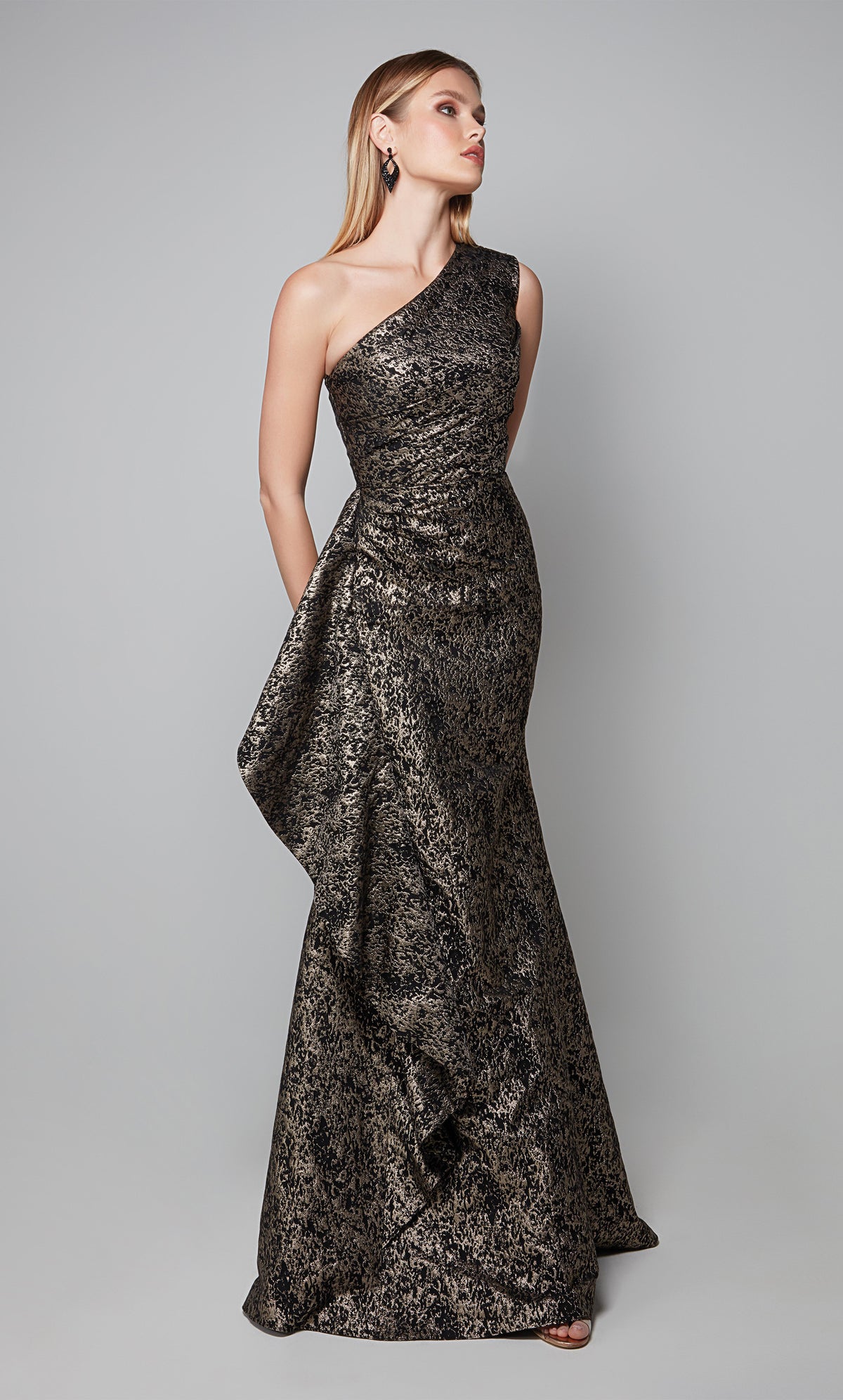 Chic one shoulder mother of the bride gown with side ruffle in black-gold.