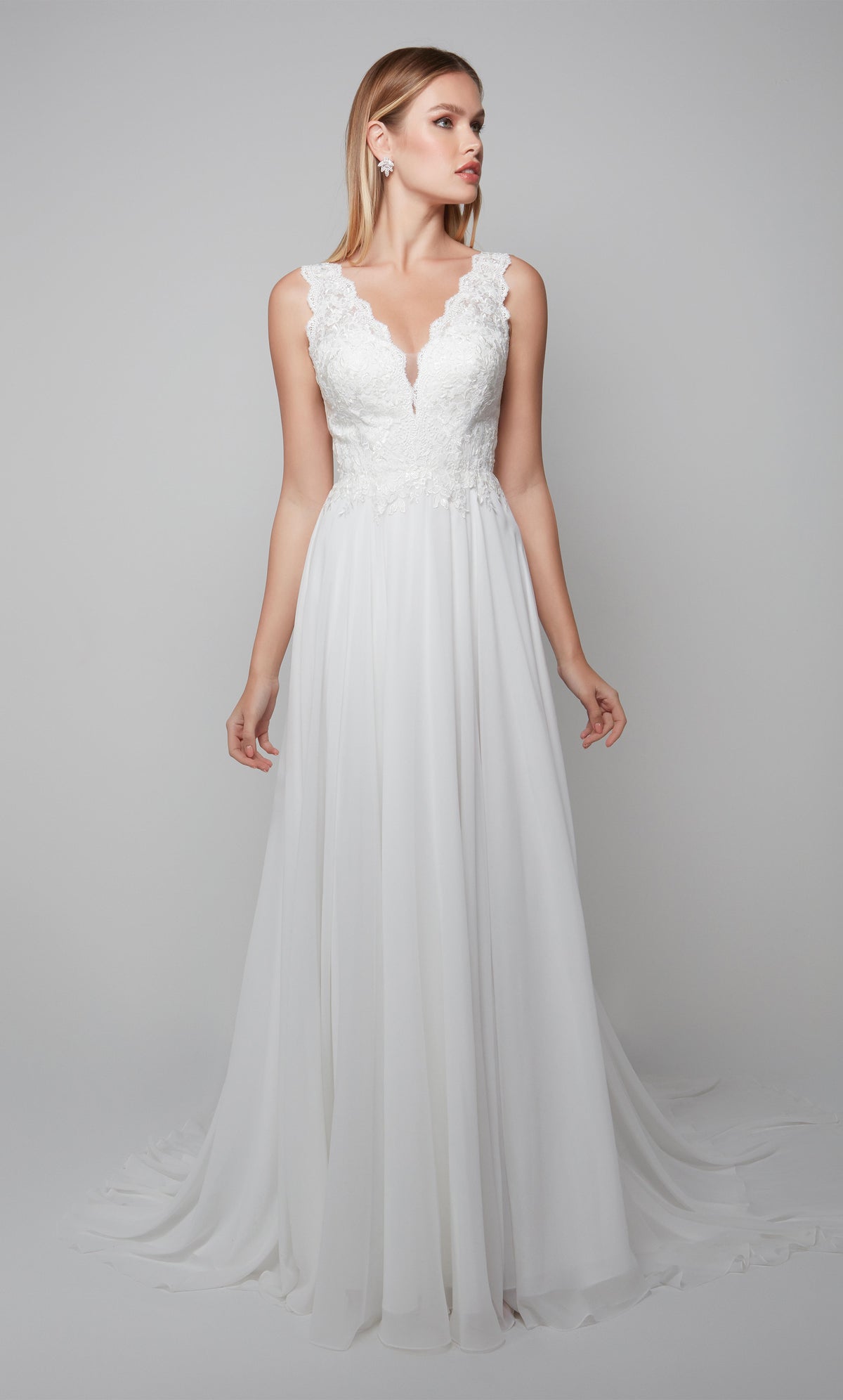 Sleeveless chiffon wedding dress with an elegant lace bodice in ivory.