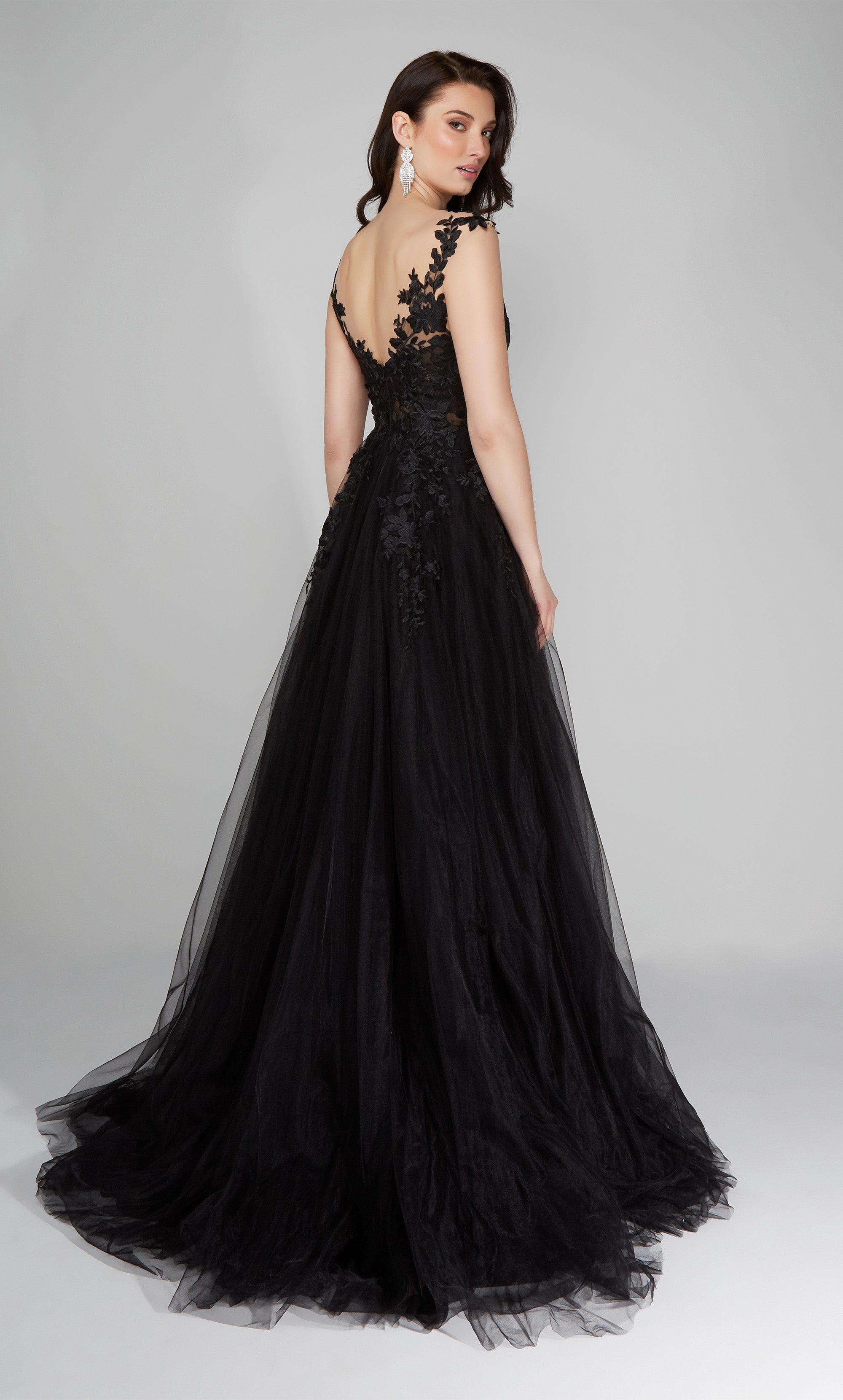 Formal Dress: 5090. Long, Plunging Neckline, Medium Fullness Alyce Paris