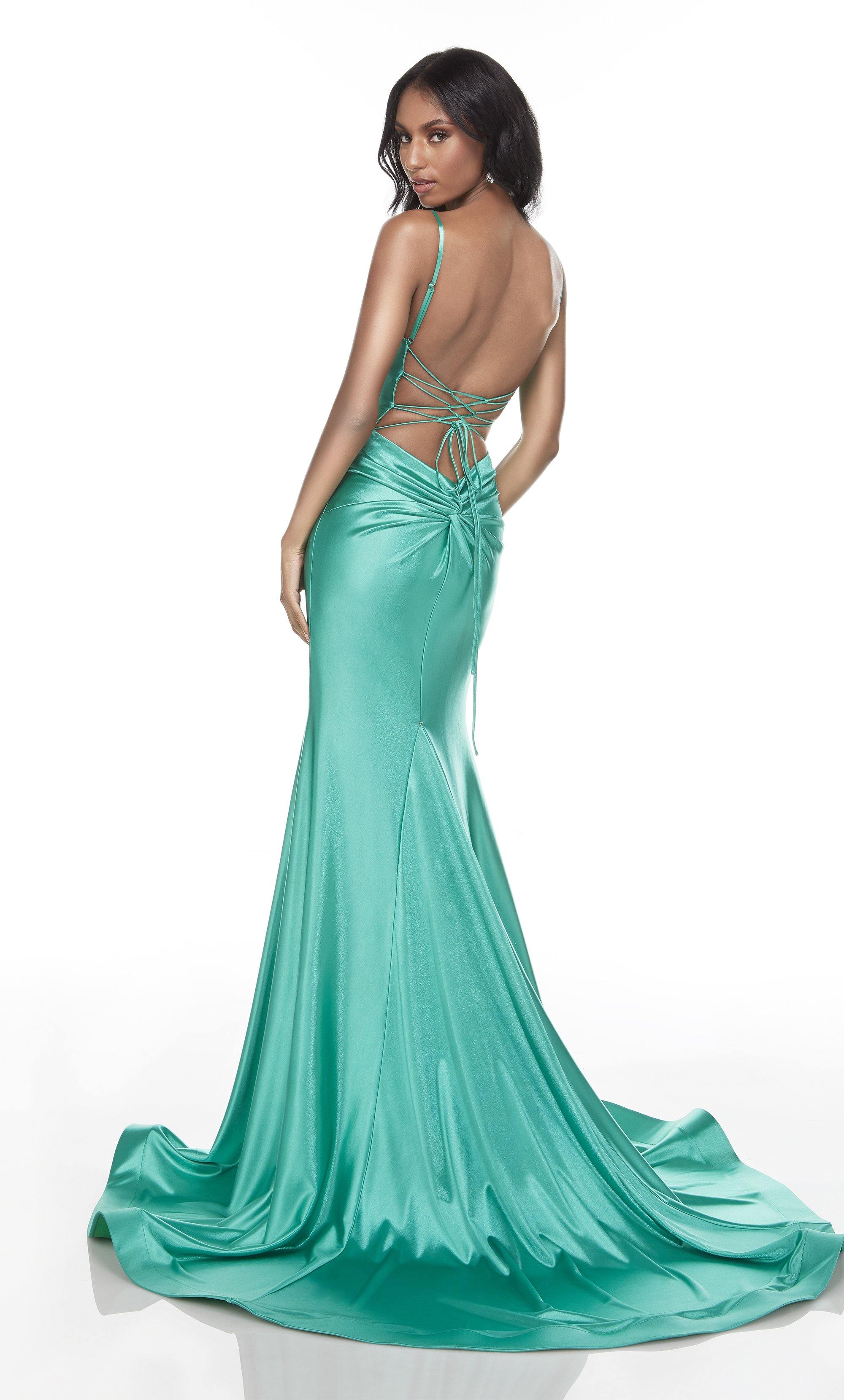GREEN DRESS WITH PLEATED BOTTOM | Andrias World