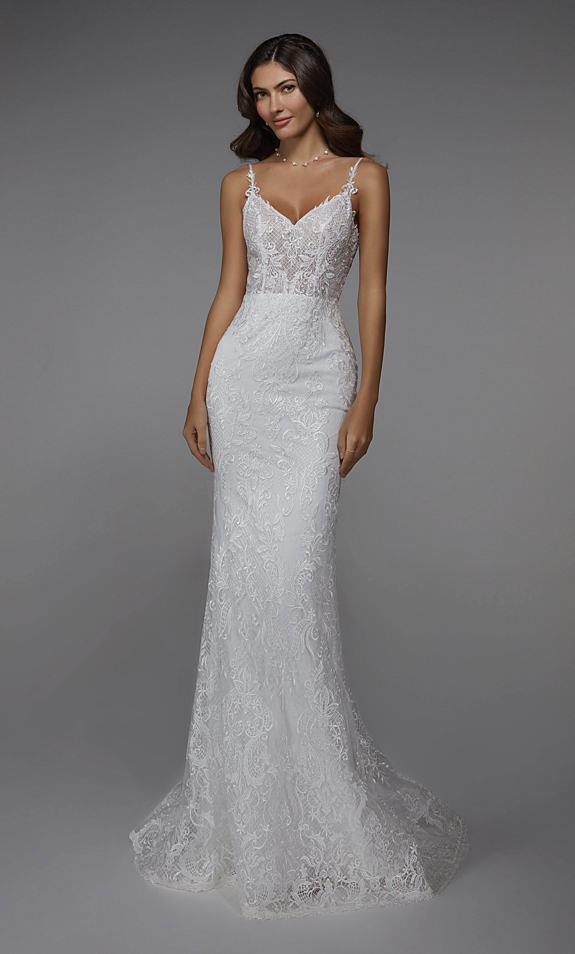 https://alyceparis.com/cdn/shop/products/Formal-Dress-7028-Long-Bridal-Gown-Sweetheart-Neckline-Fit-N-Flare-Alyce-Paris-663_2000x.jpg?v=1666318935
