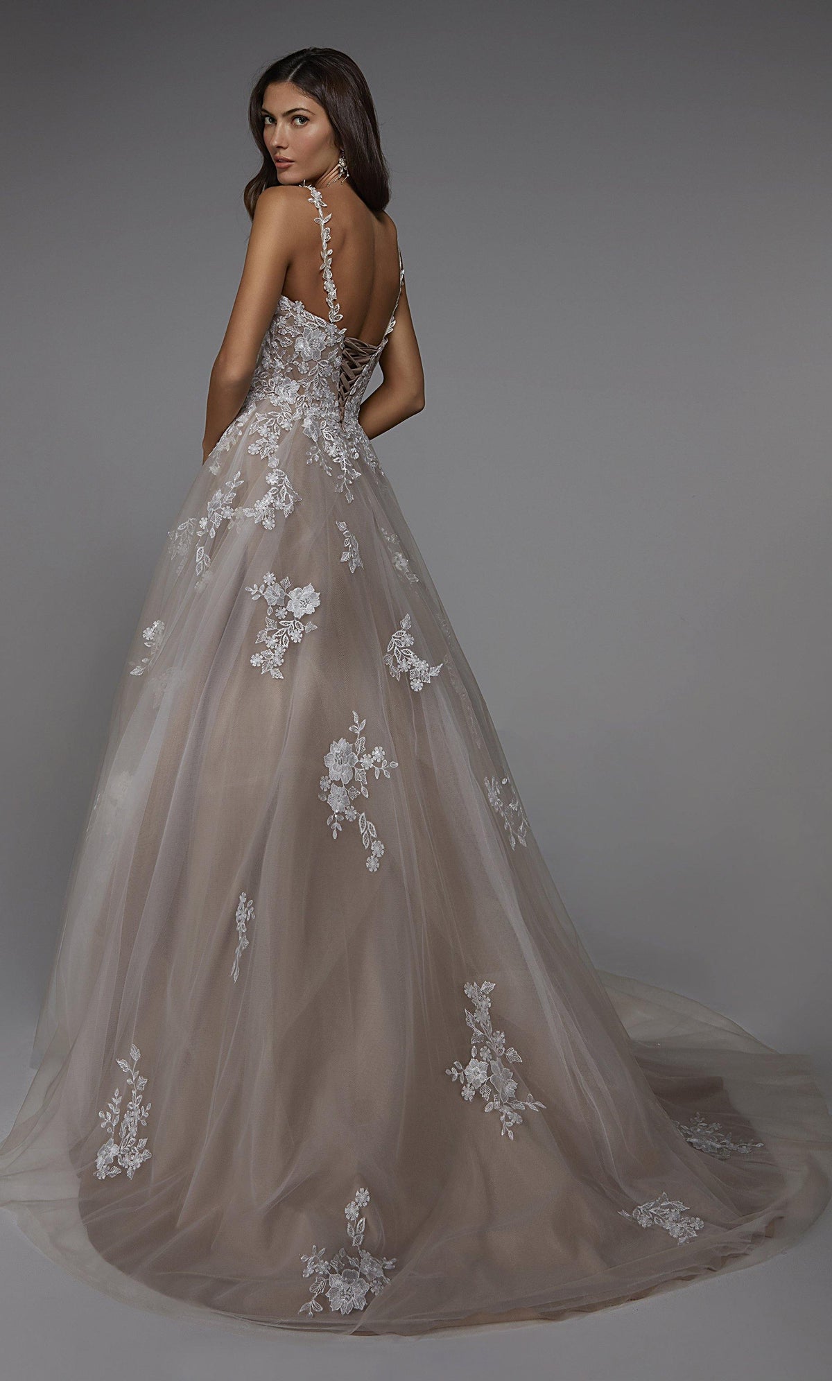 Formal Dress: 7043. Long Bridal Gown, Sweetheart Neckline, Ball Gown Alyce Paris